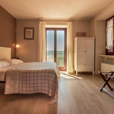 Poggio Dei Farinetti Bed & Breakfast Diano dʼAlba Exterior foto
