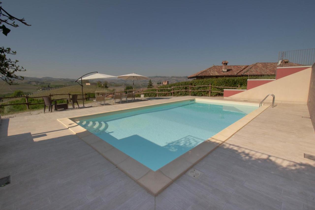 Poggio Dei Farinetti Bed & Breakfast Diano dʼAlba Exterior foto