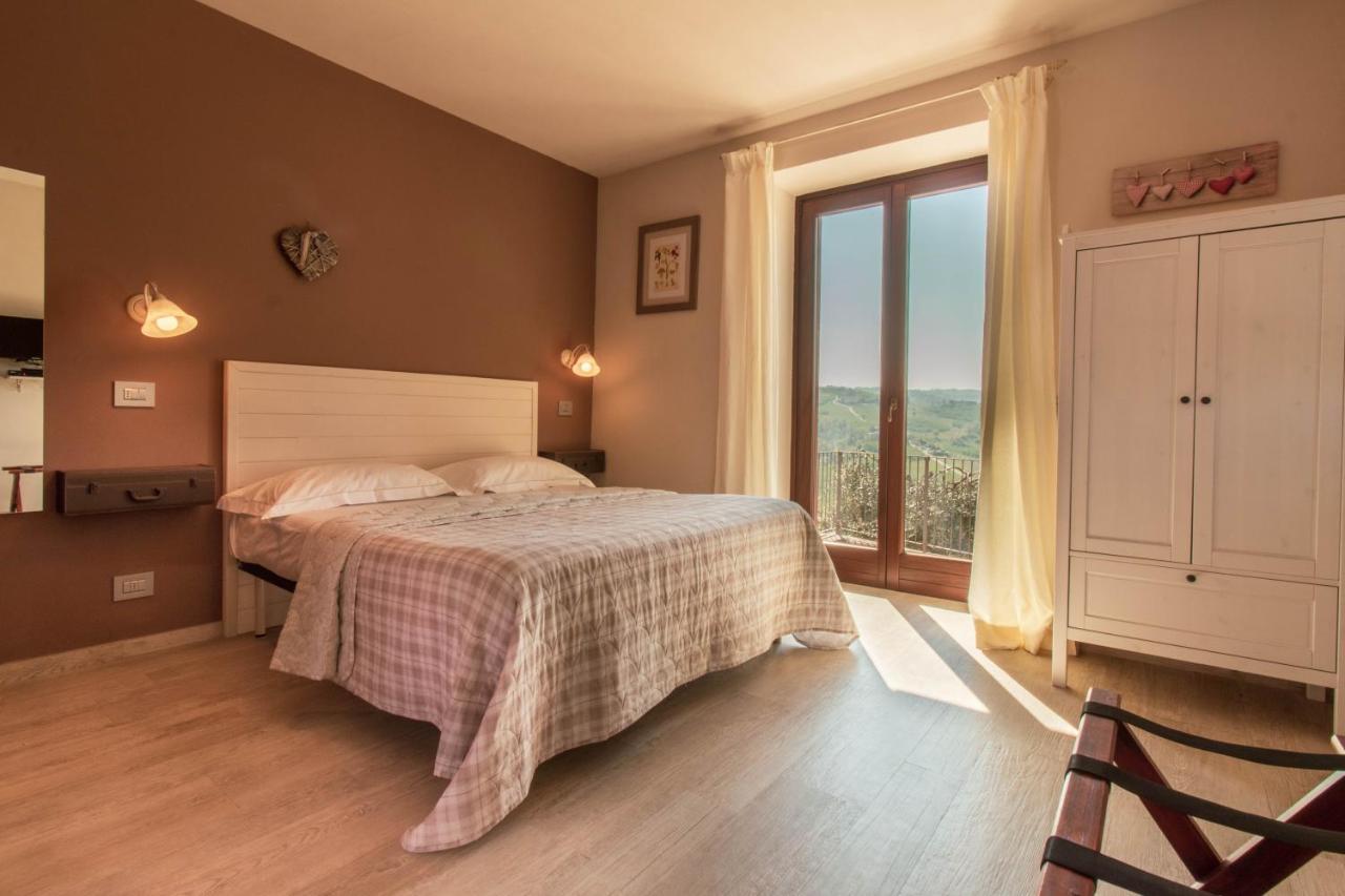 Poggio Dei Farinetti Bed & Breakfast Diano dʼAlba Exterior foto