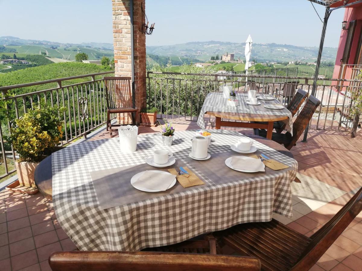 Poggio Dei Farinetti Bed & Breakfast Diano dʼAlba Exterior foto